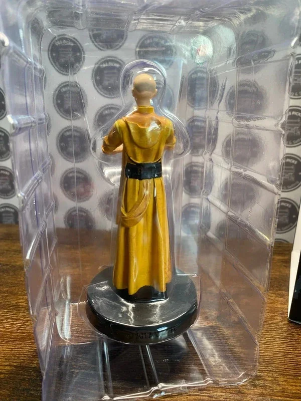 Marvel doctor strange - ancient one figurine eaglemoss cert of authenticity, image 3
