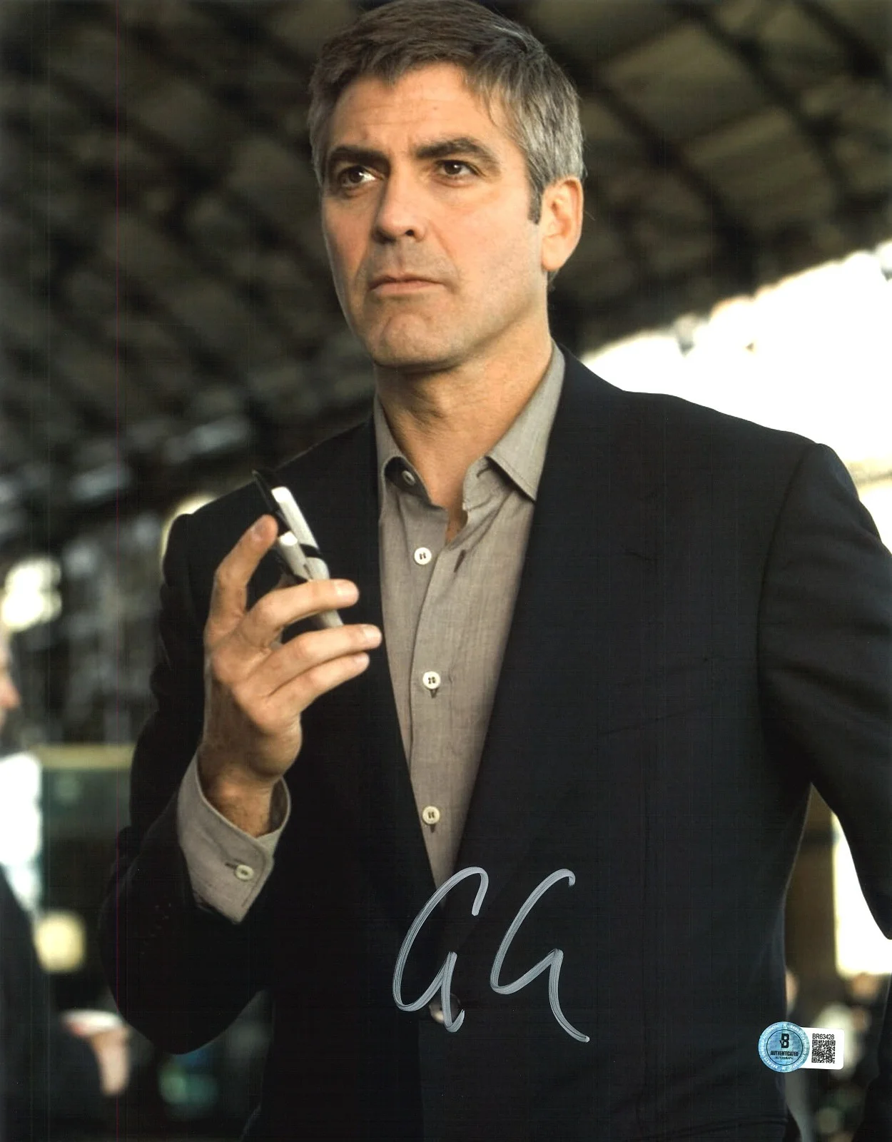 GEORGE CLOONEY — George Clooney Signed Autograph Ocean's Eleven 11x14 Photo Beckett BAS