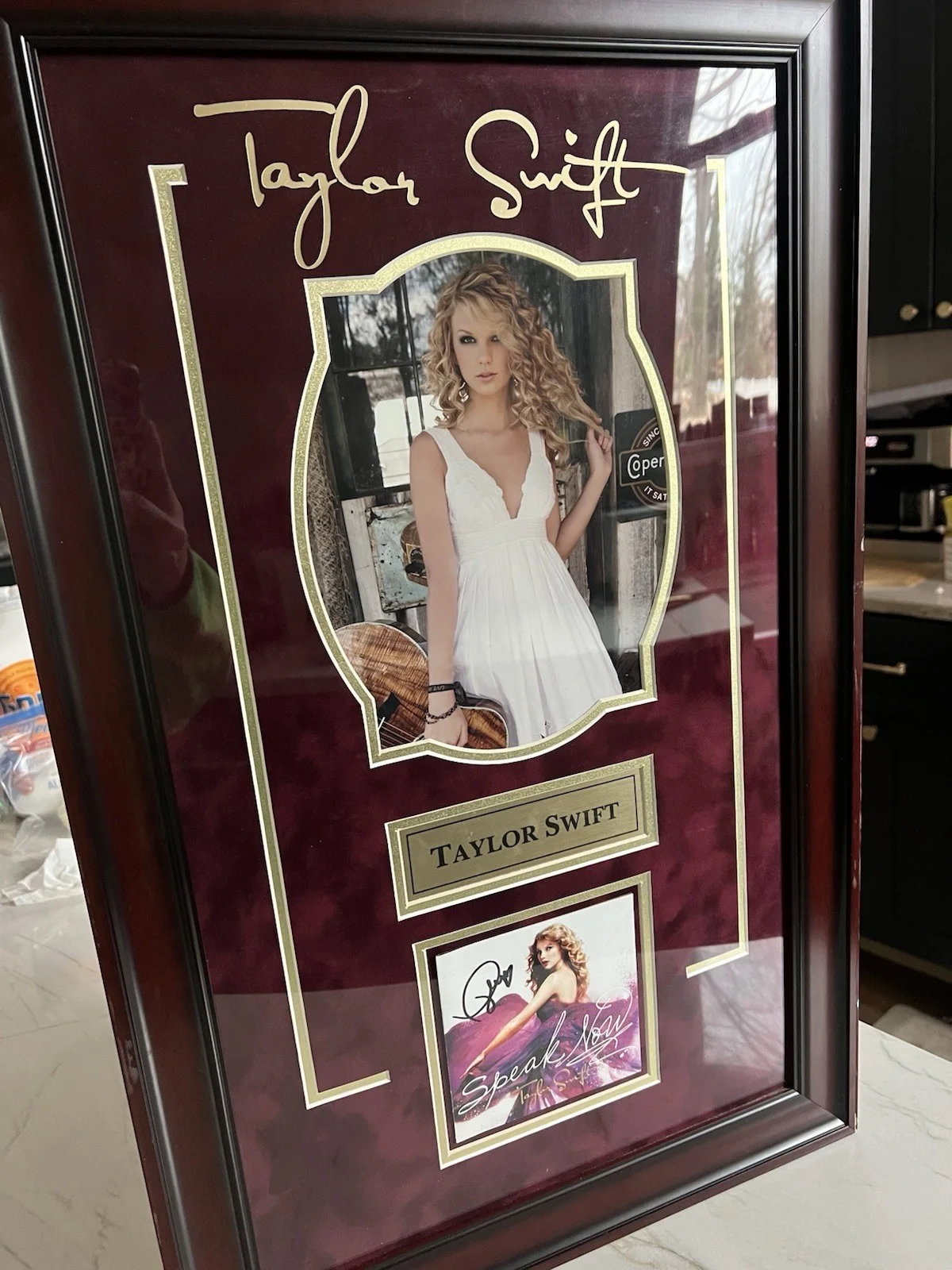 Taylor Swift Signed Speak Now CD Cover – Hand Autographed – Framed – COA, image 4