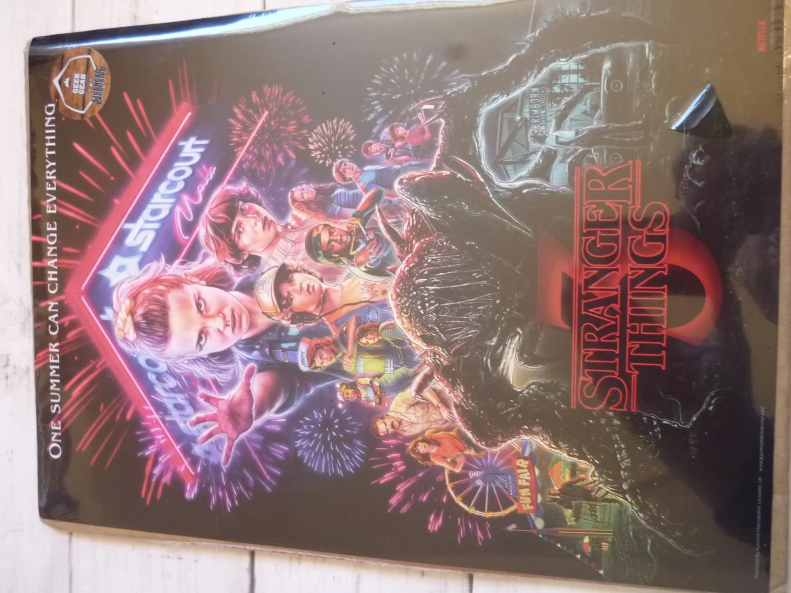 Loot crate stranger Things Emo Friends Eleven vs Demogorgon + geek ltd print, image 4