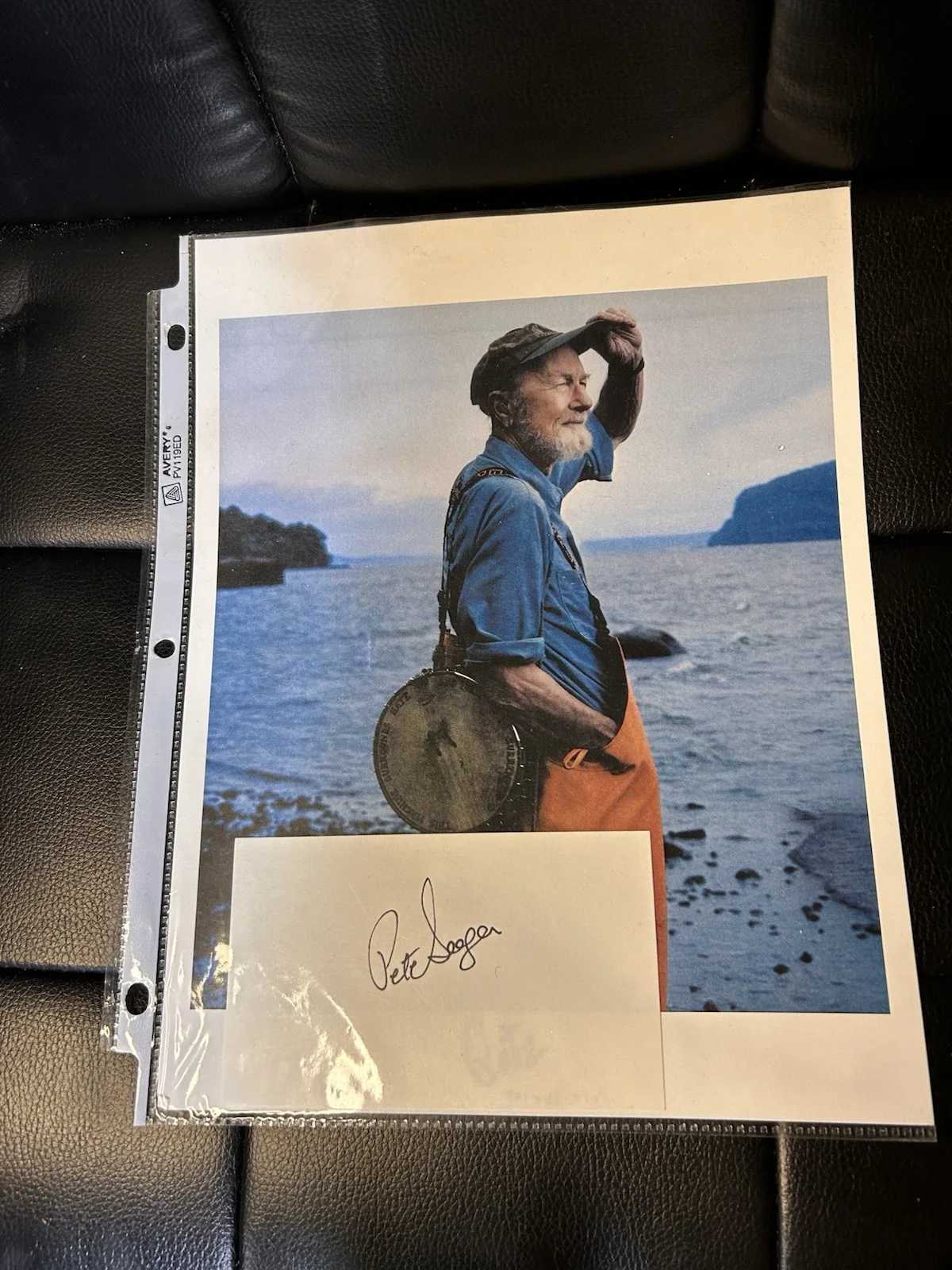 Pete Seeger — Pete Seeger Signed Photo And Card With Tribute Doc- No Coa, image 2