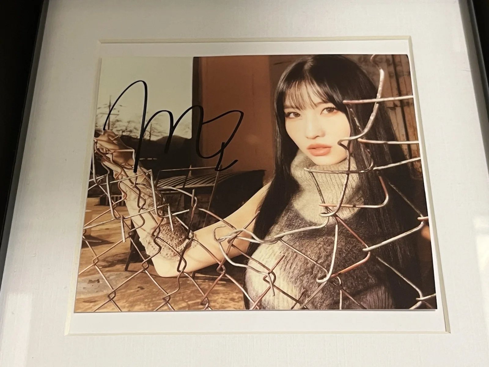 MOMO OF TWICE SIGNED & FRAMED READY TO BE CD DISPLAY NICE AUTOGRAPH COA KPOP A, image 5