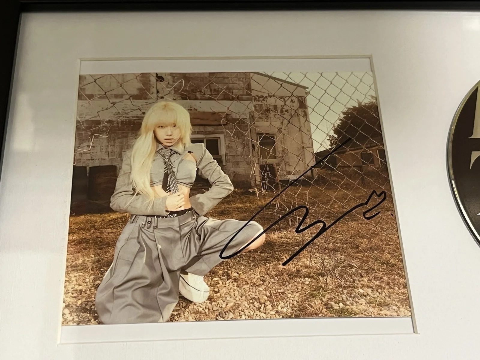 CHAEYOUNG OF TWICE SIGNED & FRAMED READY TO BE CD DISPLAY AUTOGRAPH COA KPOP A, изображение 5