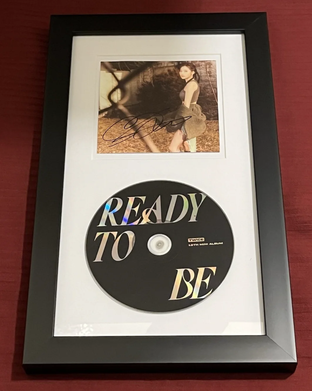 SANA OF TWICE SIGNED & FRAMED READY TO BE CD DISPLAY NICE AUTOGRAPH COA KPOP B, изображение 2