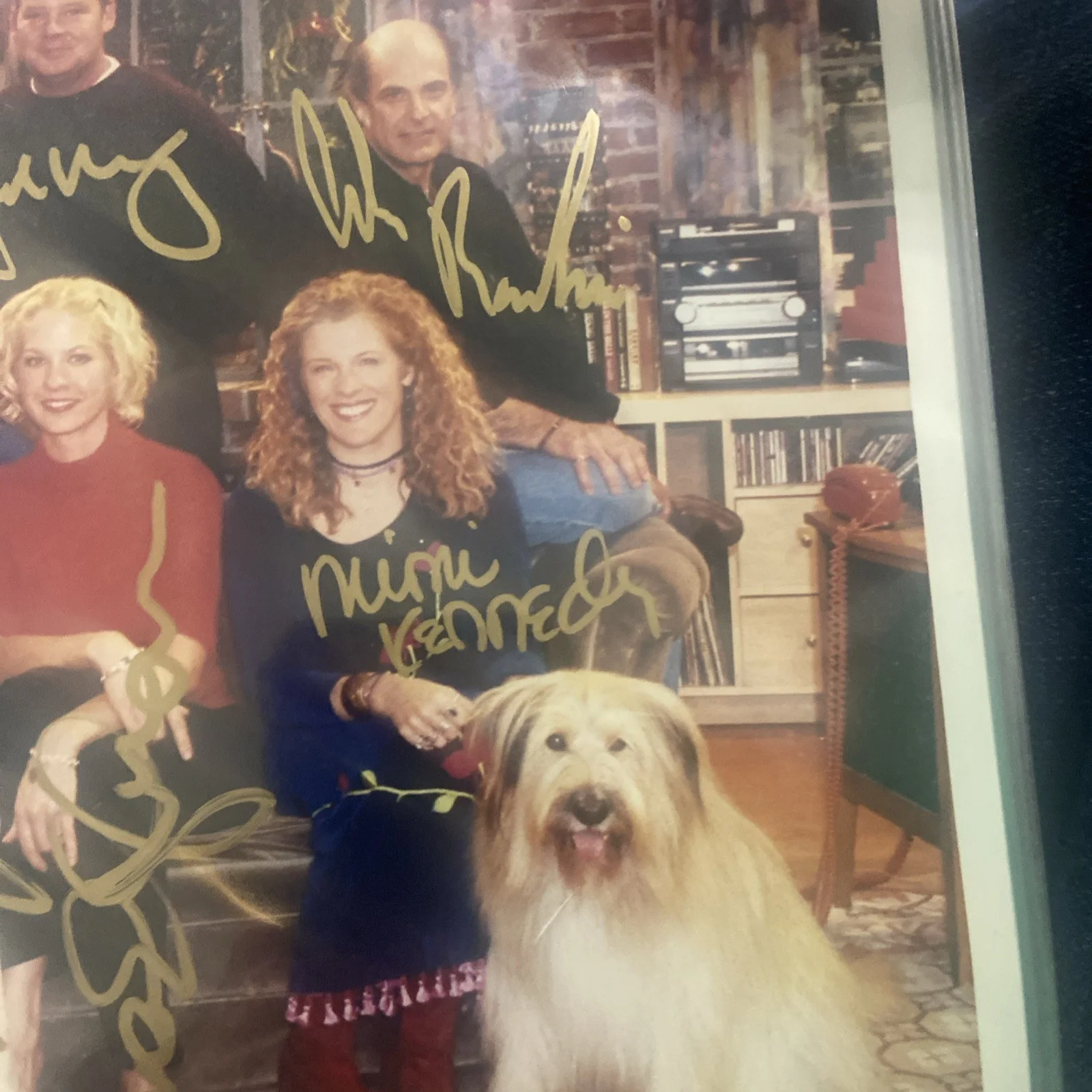 Thomas Gibson, Jenna Elfman, Alan Rachins, Mimi Kennedy — DHARMA & GREG TV CAST - AUTOGRAPHED SIGNED PHOTOGRAPH 8 signatures in gold ink, изображение 3