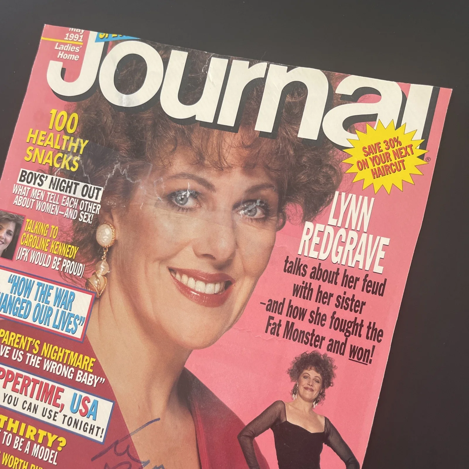 LYNN REDGRAVE Journal Magazine: Hand Signed Celebrity Magazine Cover 8x10” / KSK, изображение 3