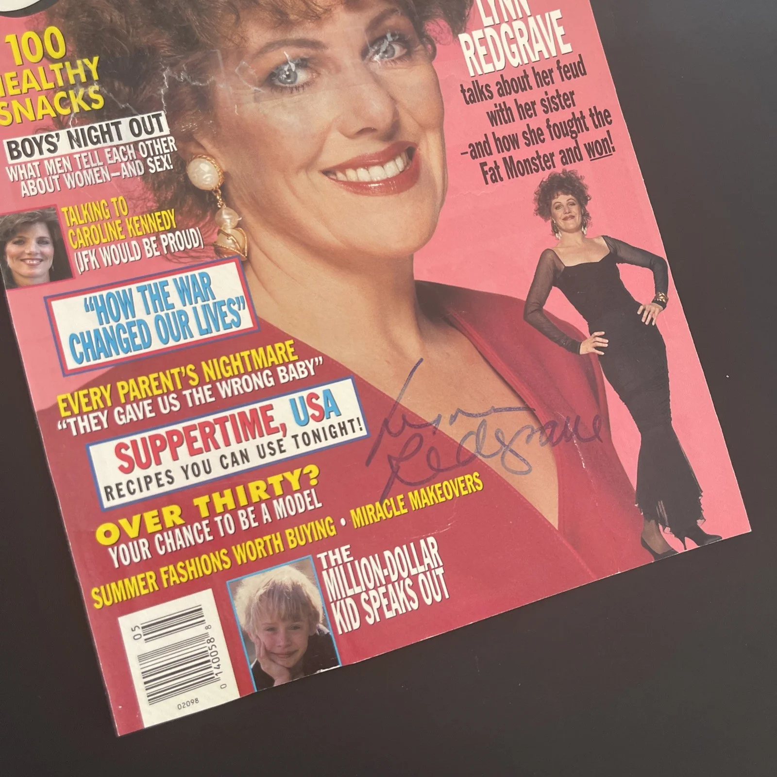 LYNN REDGRAVE Journal Magazine: Hand Signed Celebrity Magazine Cover 8x10” / KSK, изображение 4
