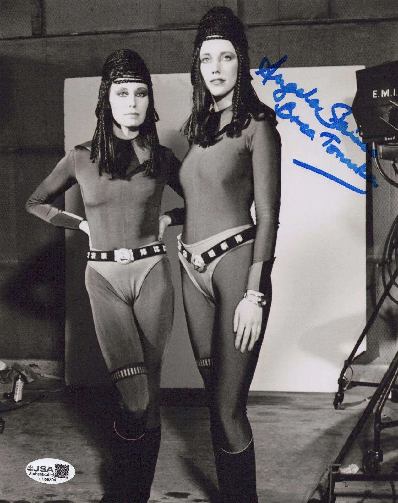 Angela Staines — Star Wars- Brea Tonnika 8x10 photo signed by Angela Staines JSA COA