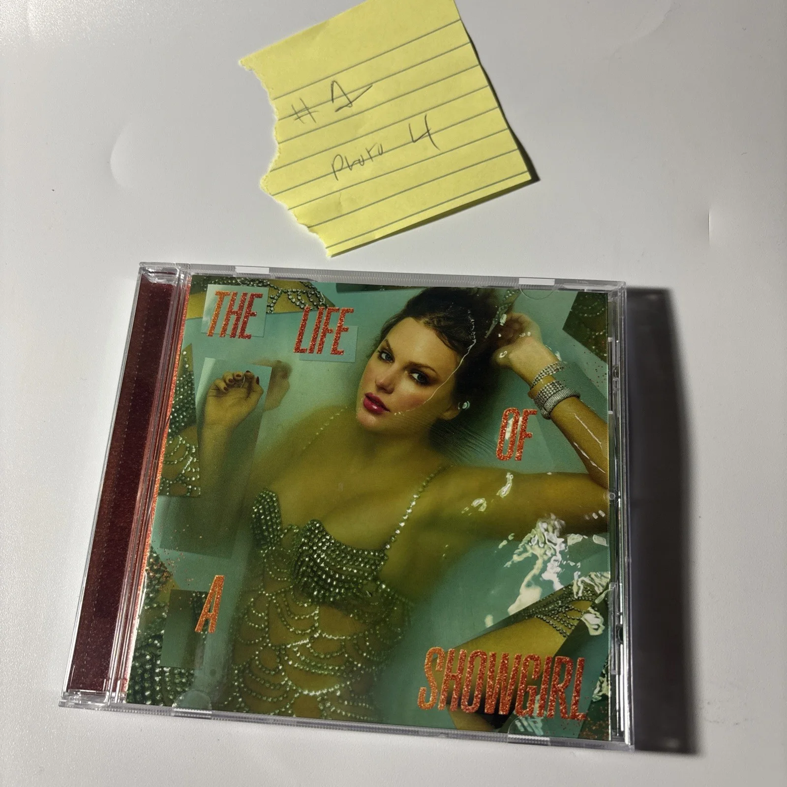 Rare LONG Signature heart Taylor Swift Signed The Life Of A Showgirl CD Photo 4, изображение 5