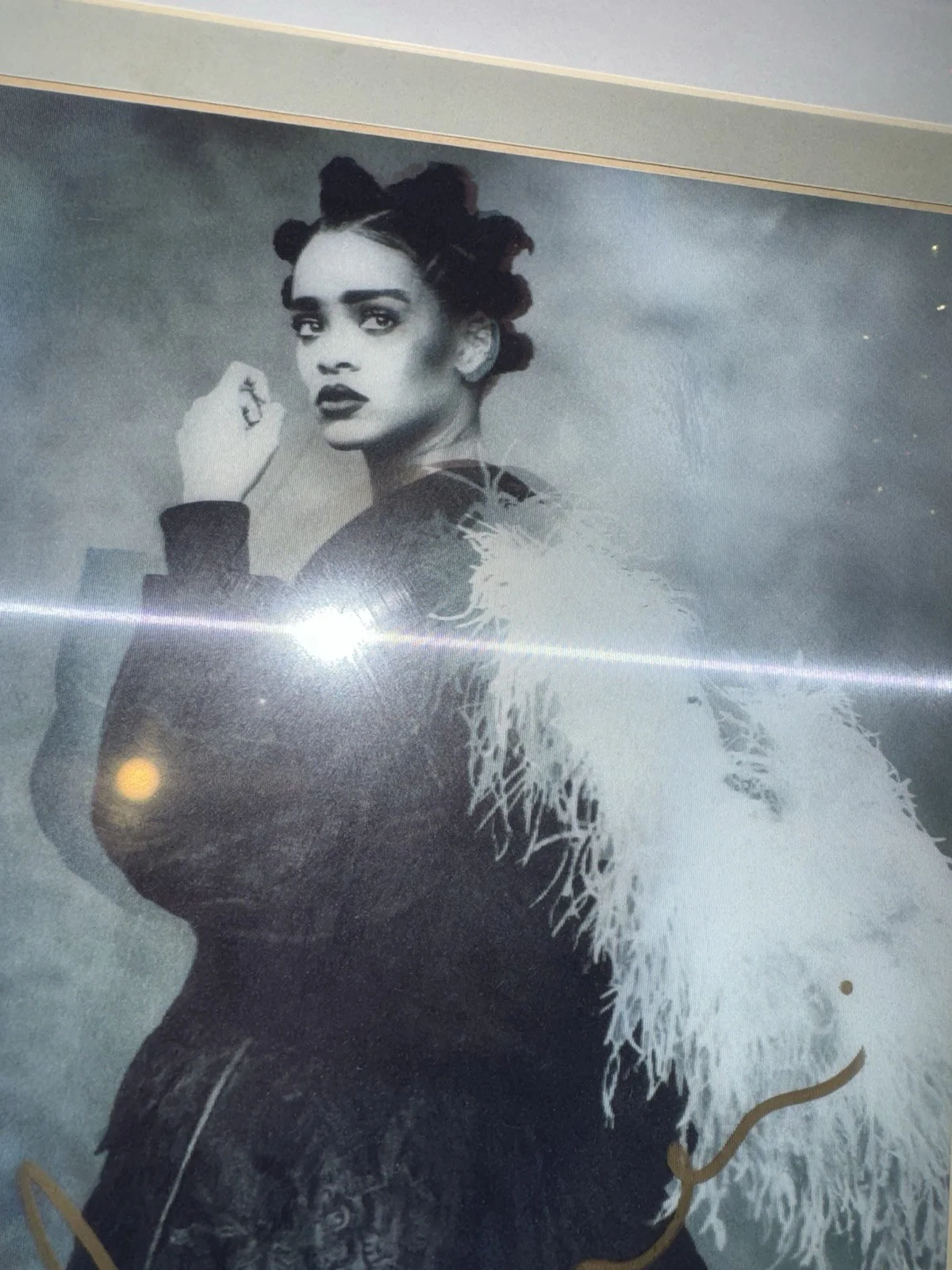 Rihanna 2016 Anti World Tour SIGNED Holographic Poster, изображение 4