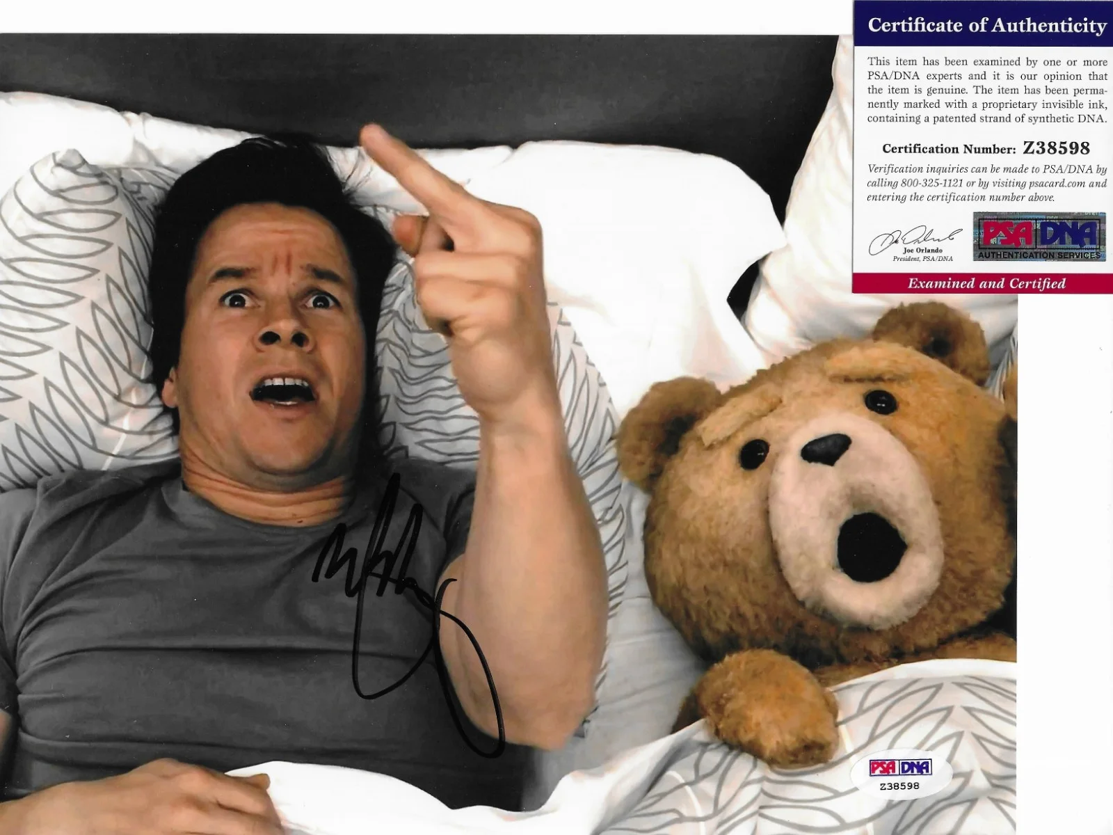 Mark Wahlberg — Mark Wahlberg Signed 8x10 Photo Autographed PSA/DNA COA Ted, изображение 2