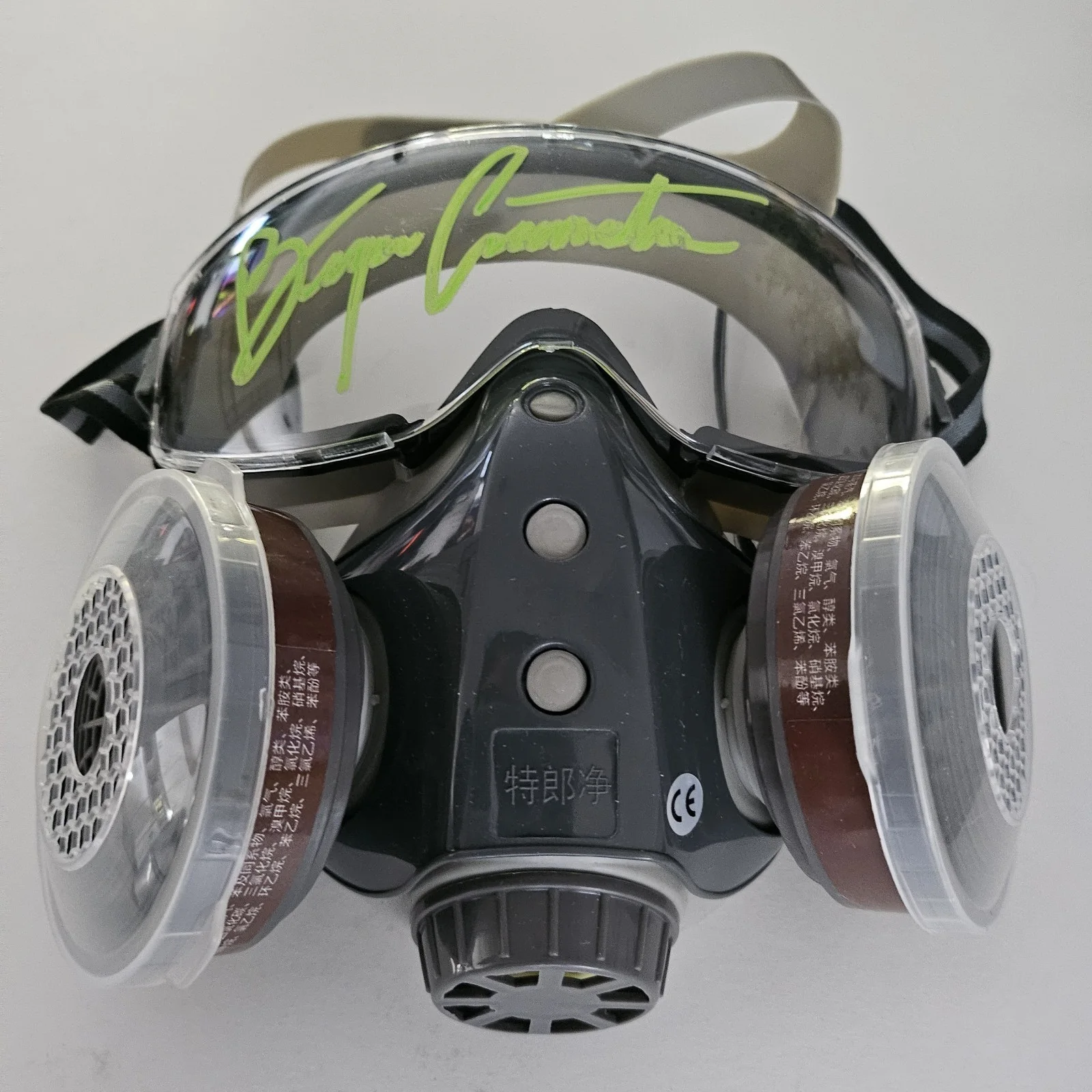 Bryan Cranston — Bryan Cranston Signed Autograph Breaking Bad Heisenberg Gas Mask Walter White, изображение 5