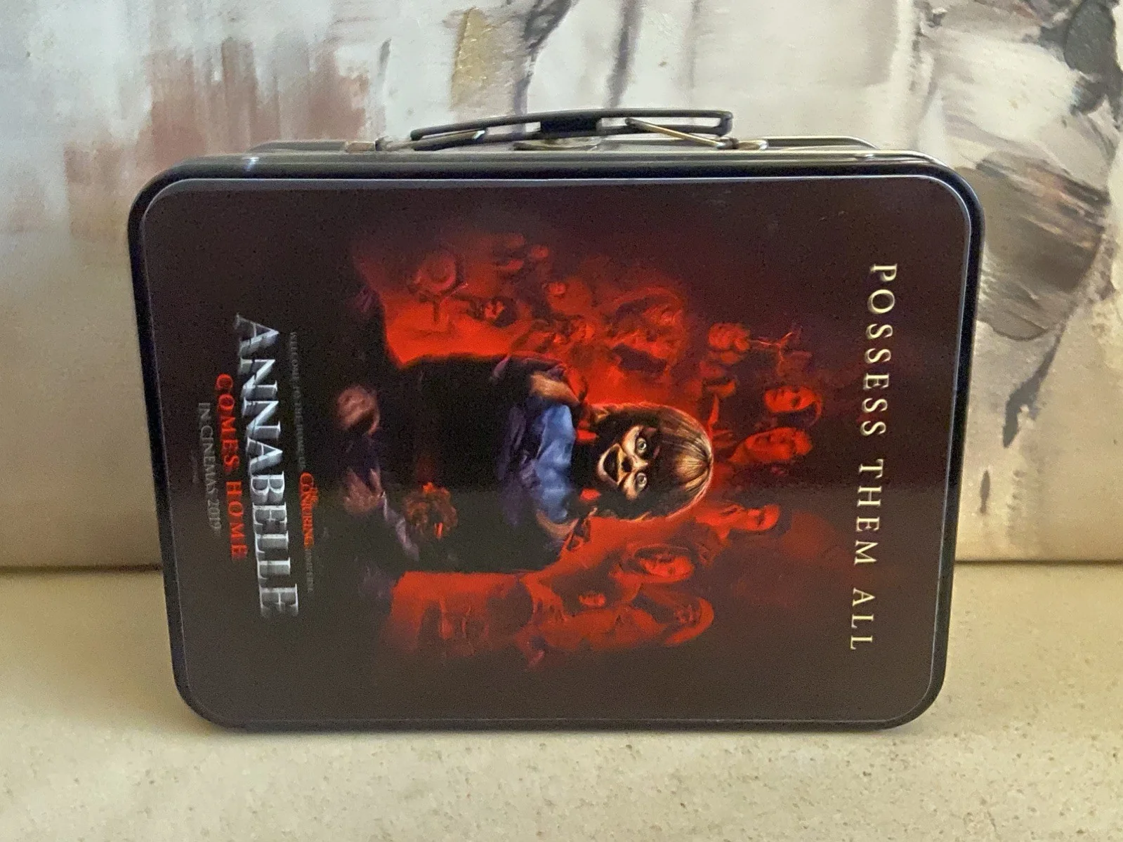 Annabelle Comes Home 2019 Collectible Metal Tin Lunch Box Horror Movie Merch, изображение 3