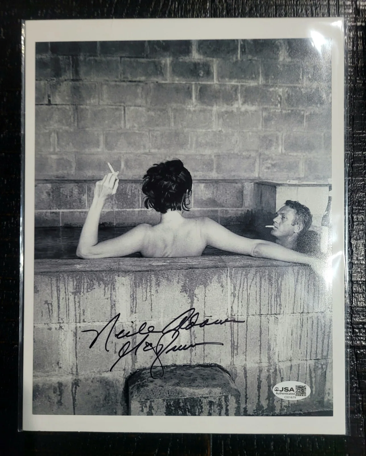 Neile Adams McQueen — Neile Adams Signed Autographed 8x10 Photo w/Steve McQueen, (JSA) Certified, изображение 2