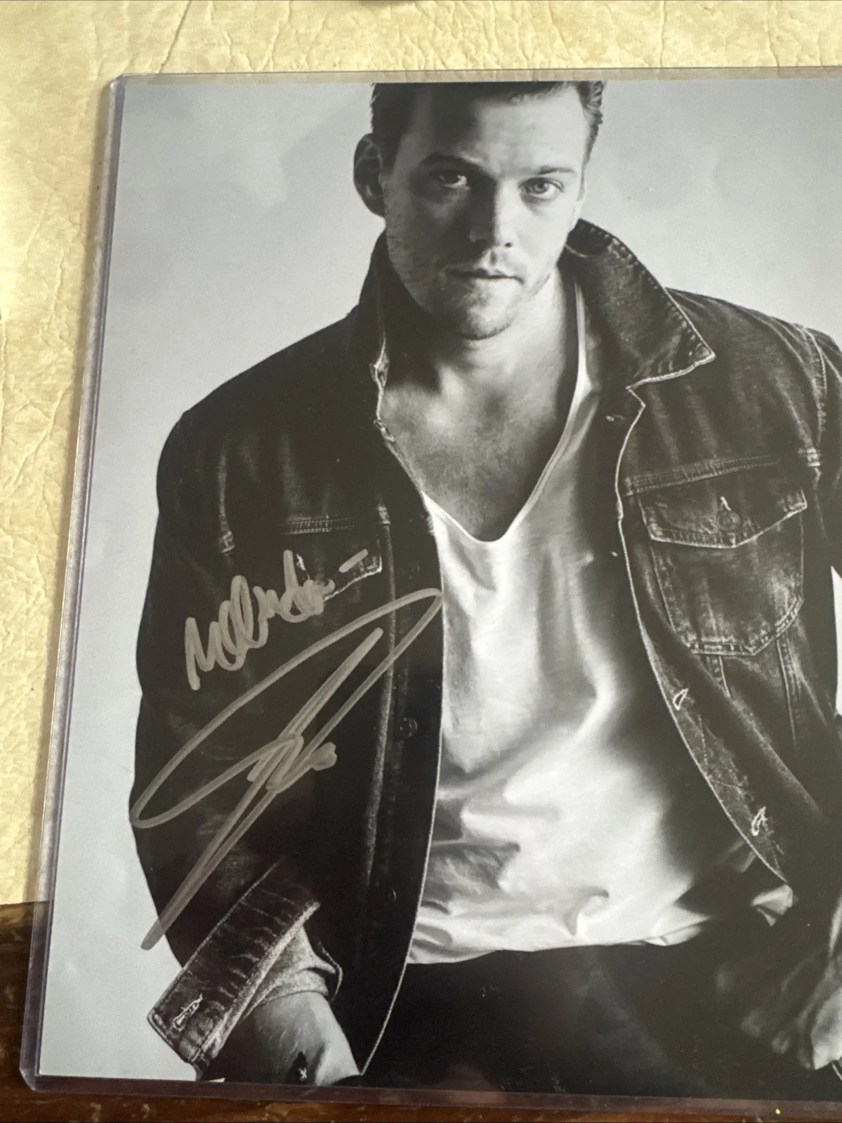 Jake Abel — Signed Jake Abel Picture, image 2