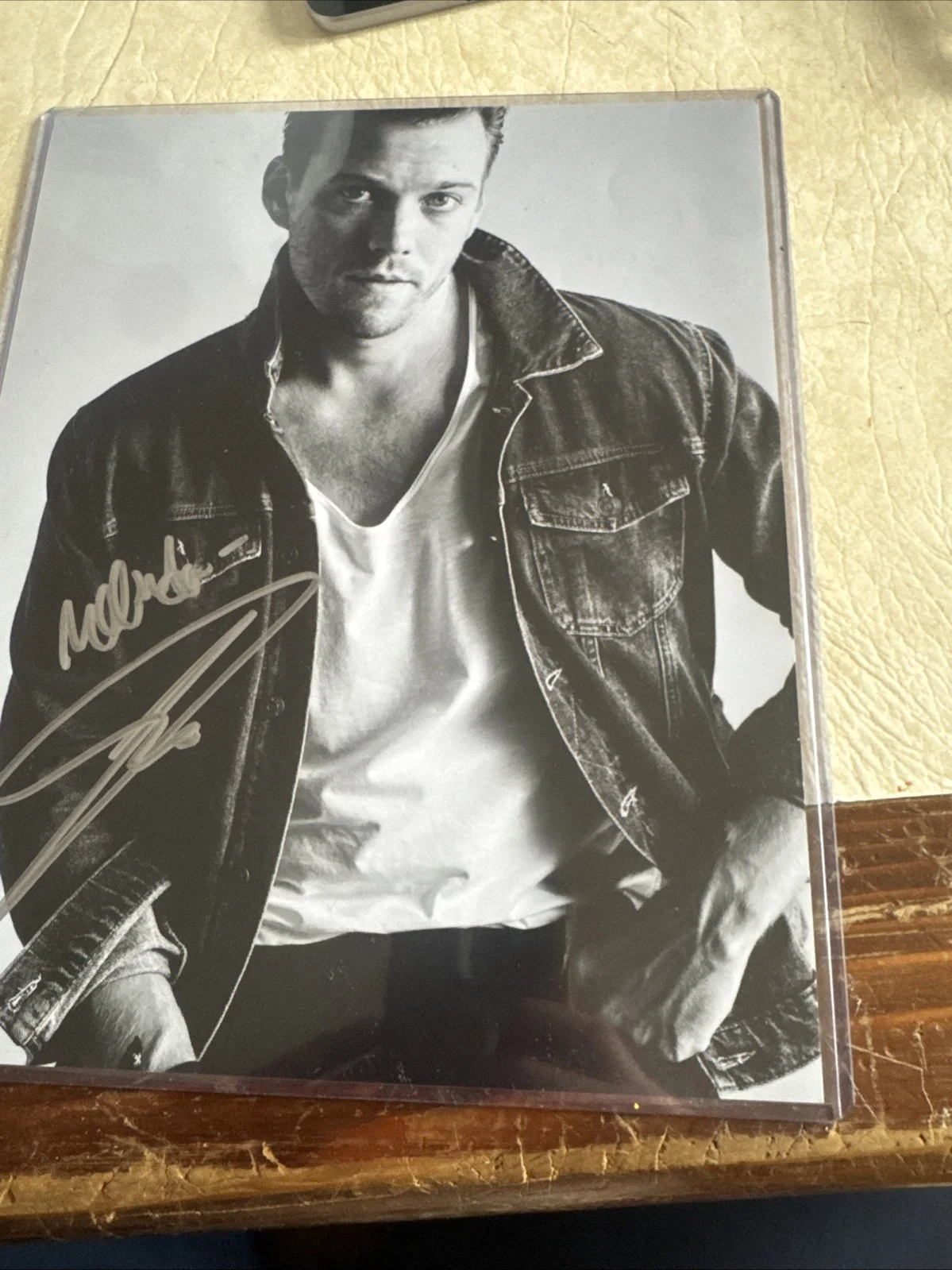 Jake Abel — Signed Jake Abel Picture, image 3