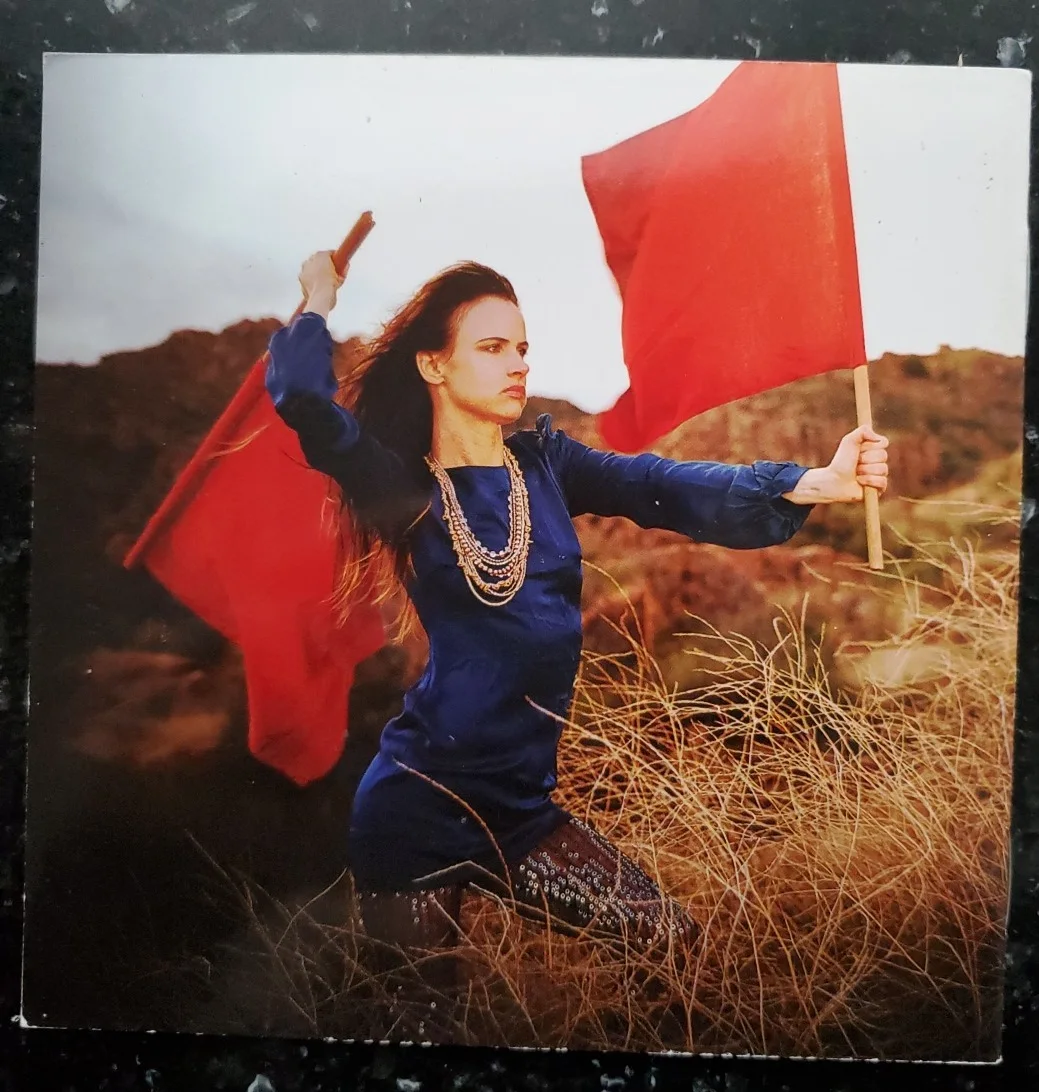 JULIETTE LEWIS SIGNED CD BOOKLET TERRA INCOGNITA AUTOGRAPHED NATURAL BORN KILLER, image 2
