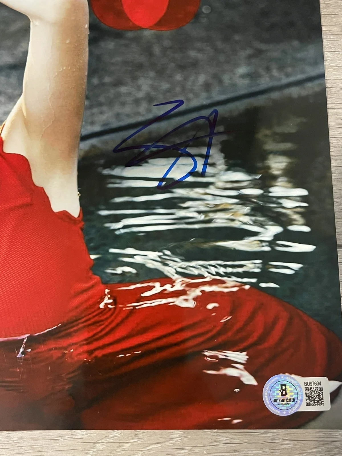 olivia wilde — Zoey Deutch Autographed Signed 8x10 Sexy Zombieland Photo Authentic BAS Beckett, изображение 2