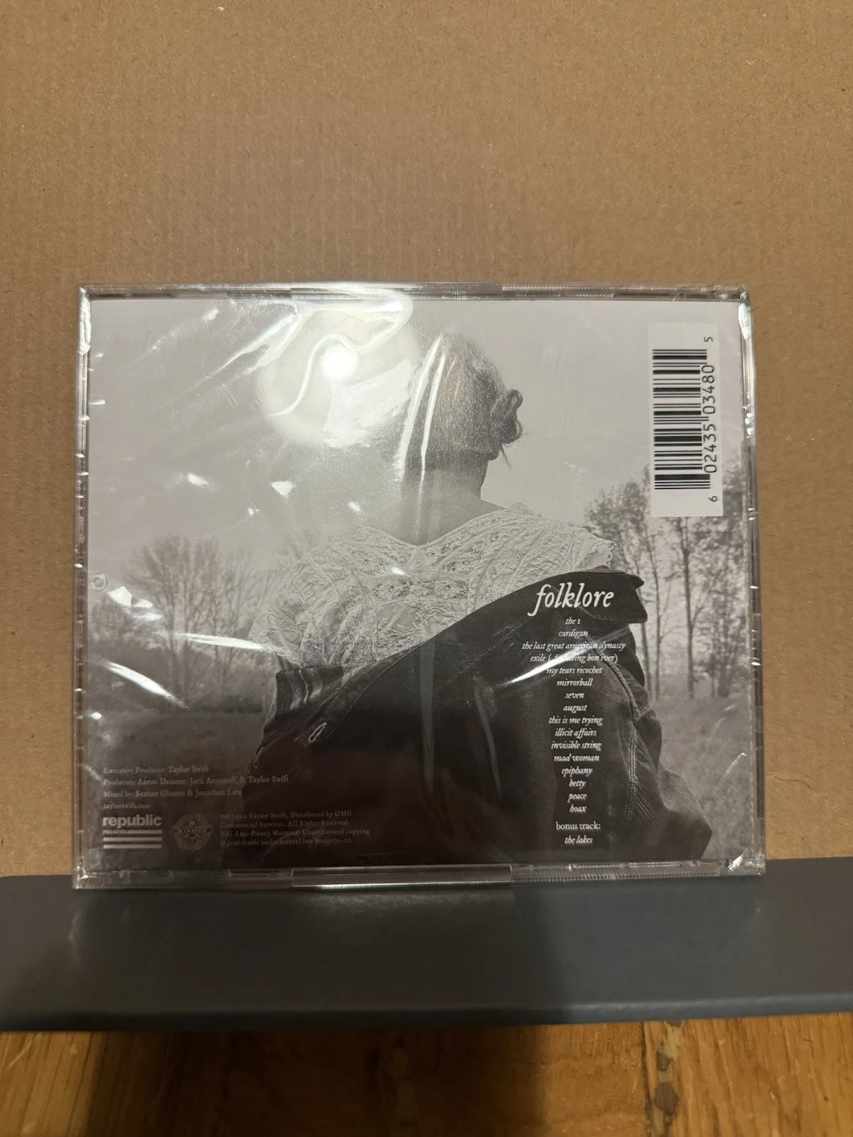 Taylor Swift Folklore CD Signed Sealed with Heart Signature, image 2