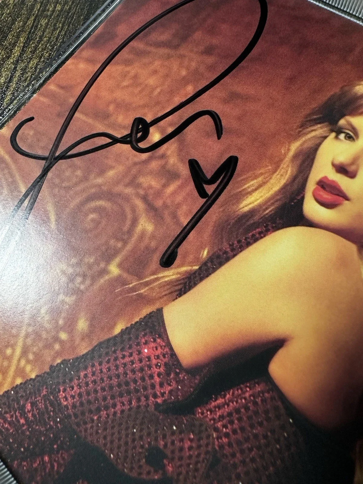 Taylor Swift The Life Of A Showgirl CD w/Hand Signed Photo 3 - Detached Heart, изображение 3