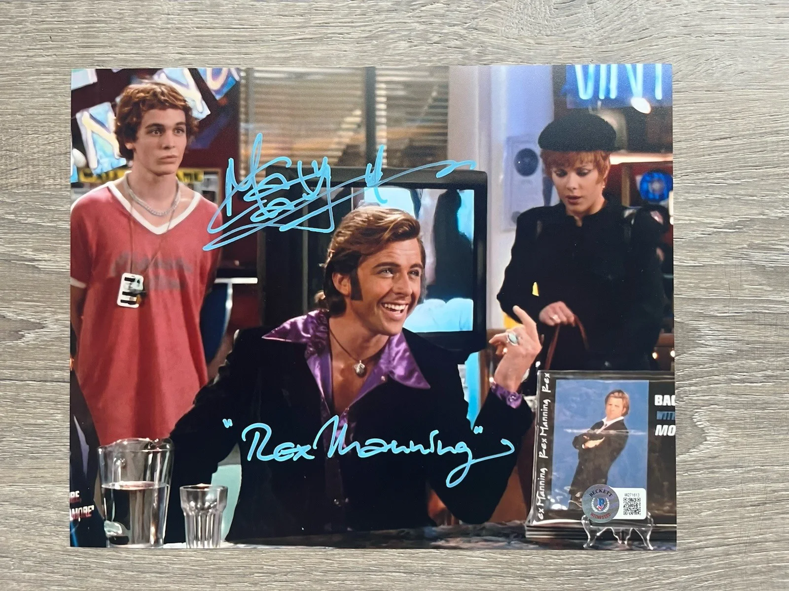 Maxwell Caulfield — Maxwell Caulfield Signed Rex Manning 8x10 Photo Beckett COA Empire Records, изображение 2