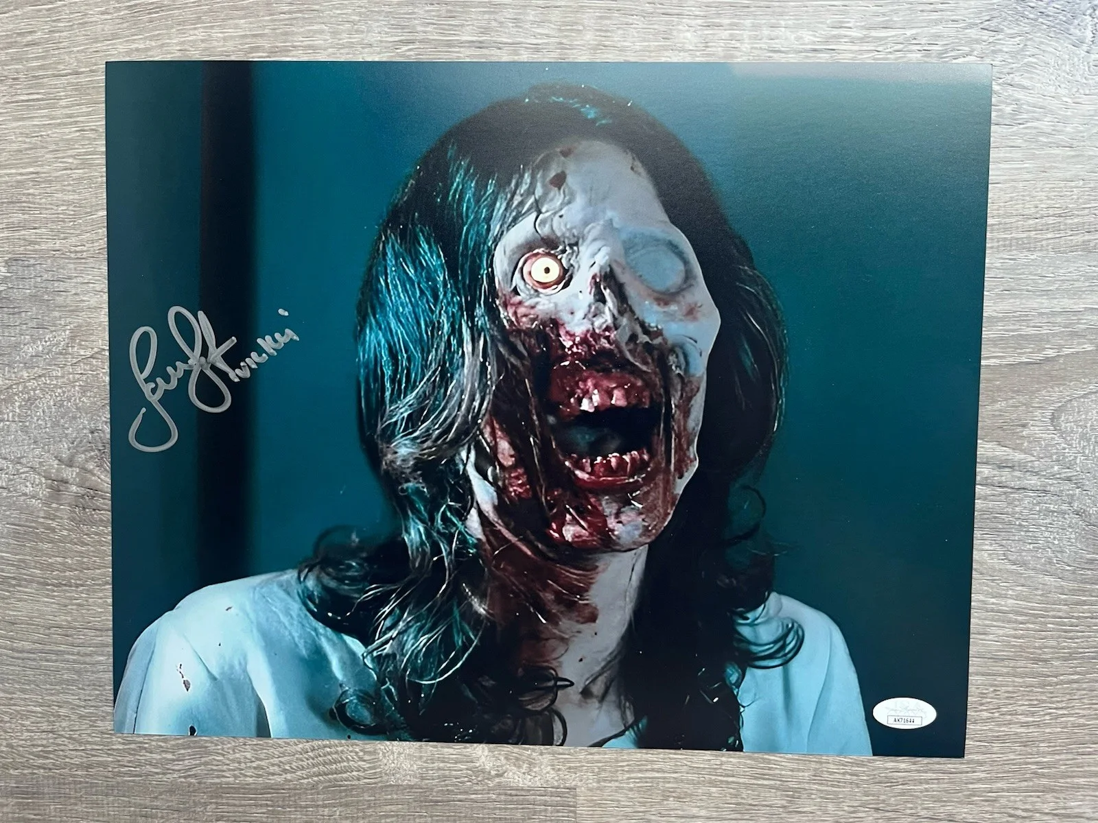 Samantha Scaffidi — Samantha Scaffidi Signed Terrifier 2 11x14 Photo JSA COA Art The Clown Horror, image 2
