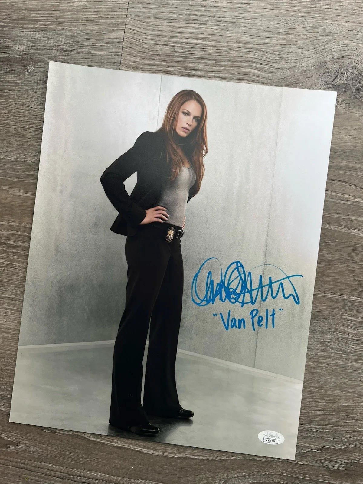 Amanda Righetti — Amanda Righetti Signed Mentalist 11x14 Photo JSA COA Grace Van Pelt, изображение 4