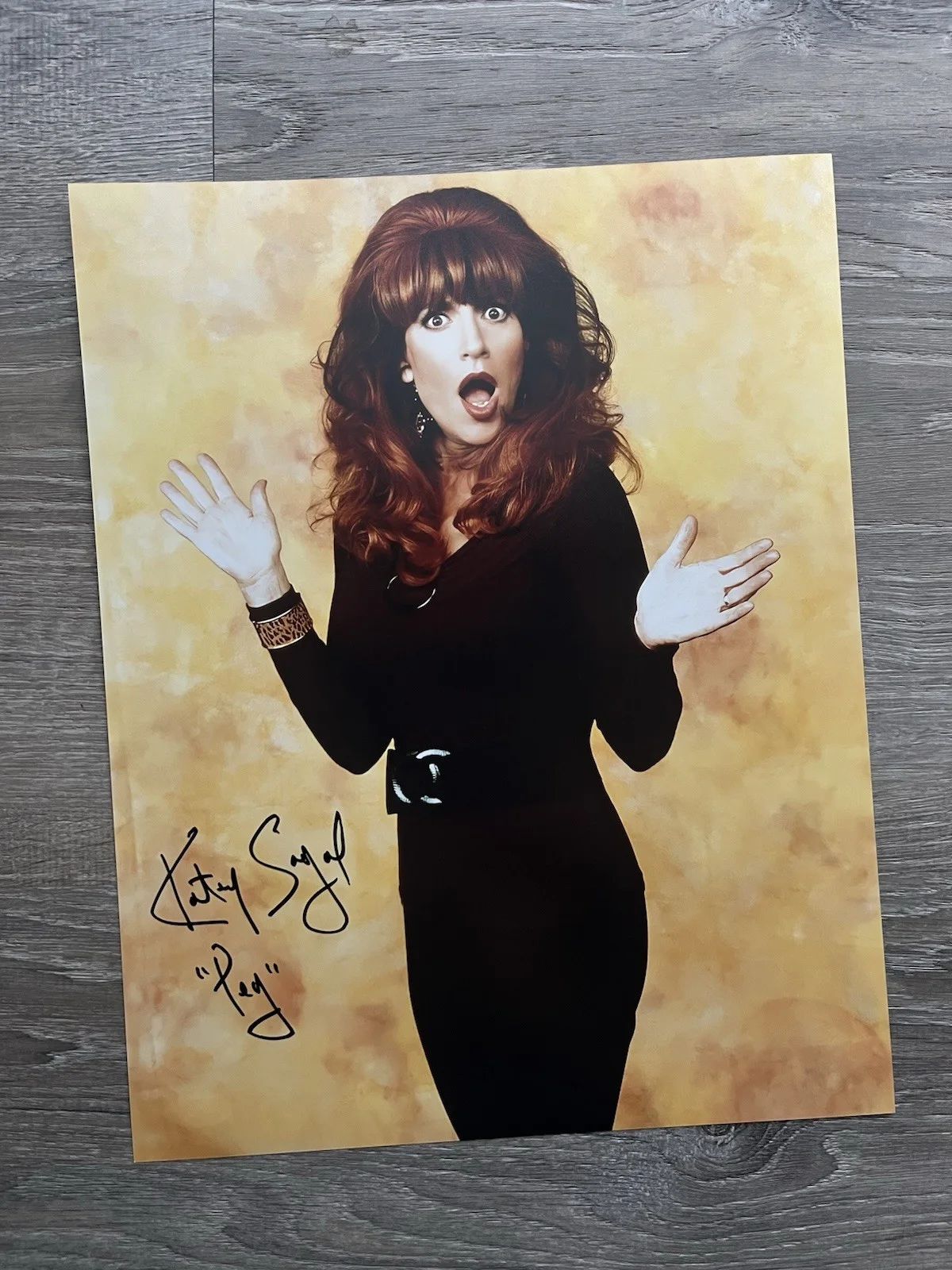 Katey Sagal — Katey Sagal Signed Peg Bundy 11x14 Photo JSA COA Married With Children, изображение 5