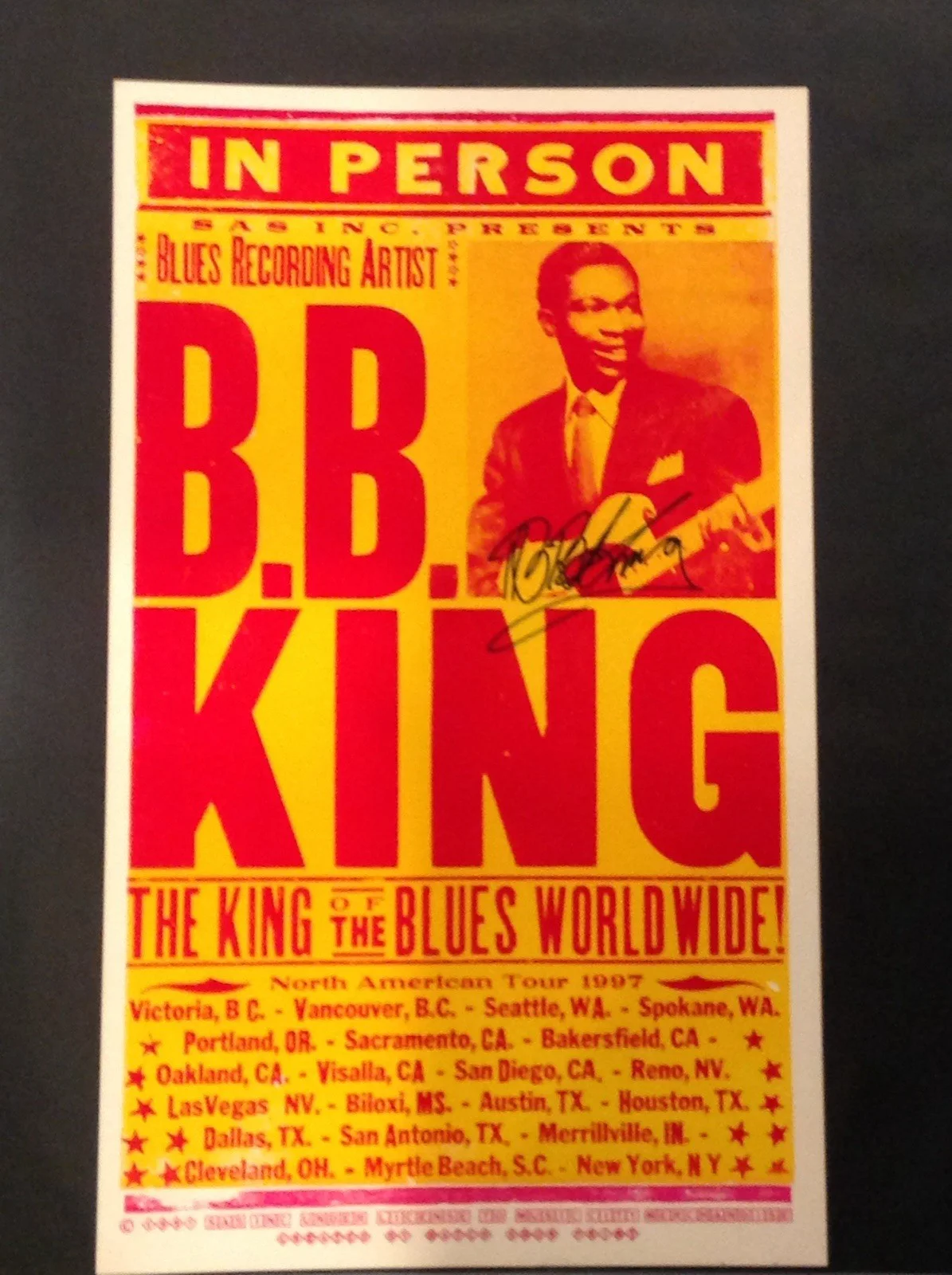 B.B. King Signed Concert Promo Poster Blues Guitar Great Legend Autographed Pick, image 2