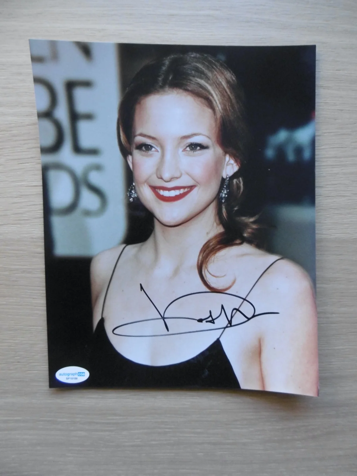 Kate Hudson — Kate Hudson signed 8x10 inch photo autograph ACOA, изображение 2