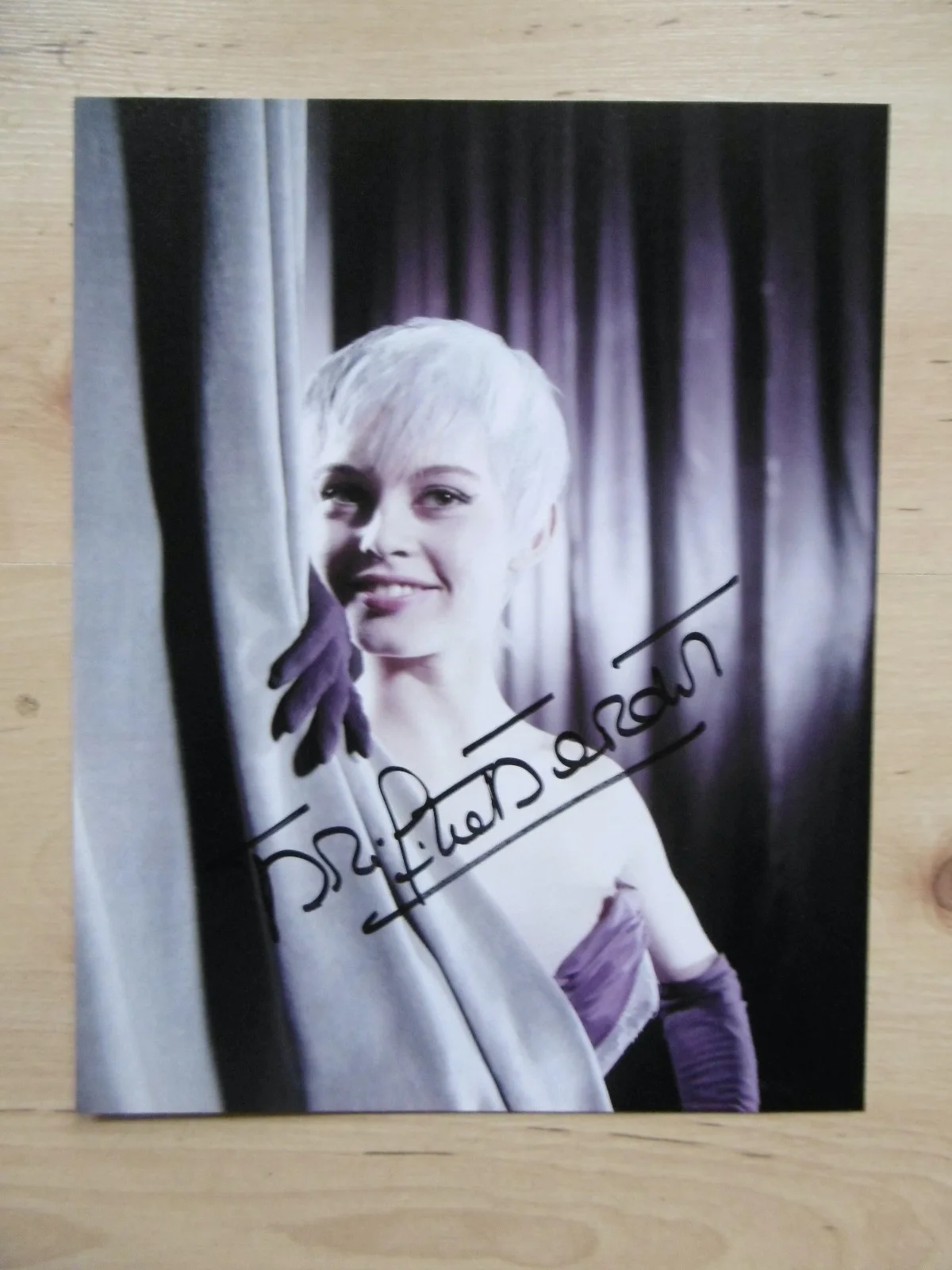Brigitte Bardot — Brigitte Bardot signed 8x10 inch photo autograph ACOA, image 2