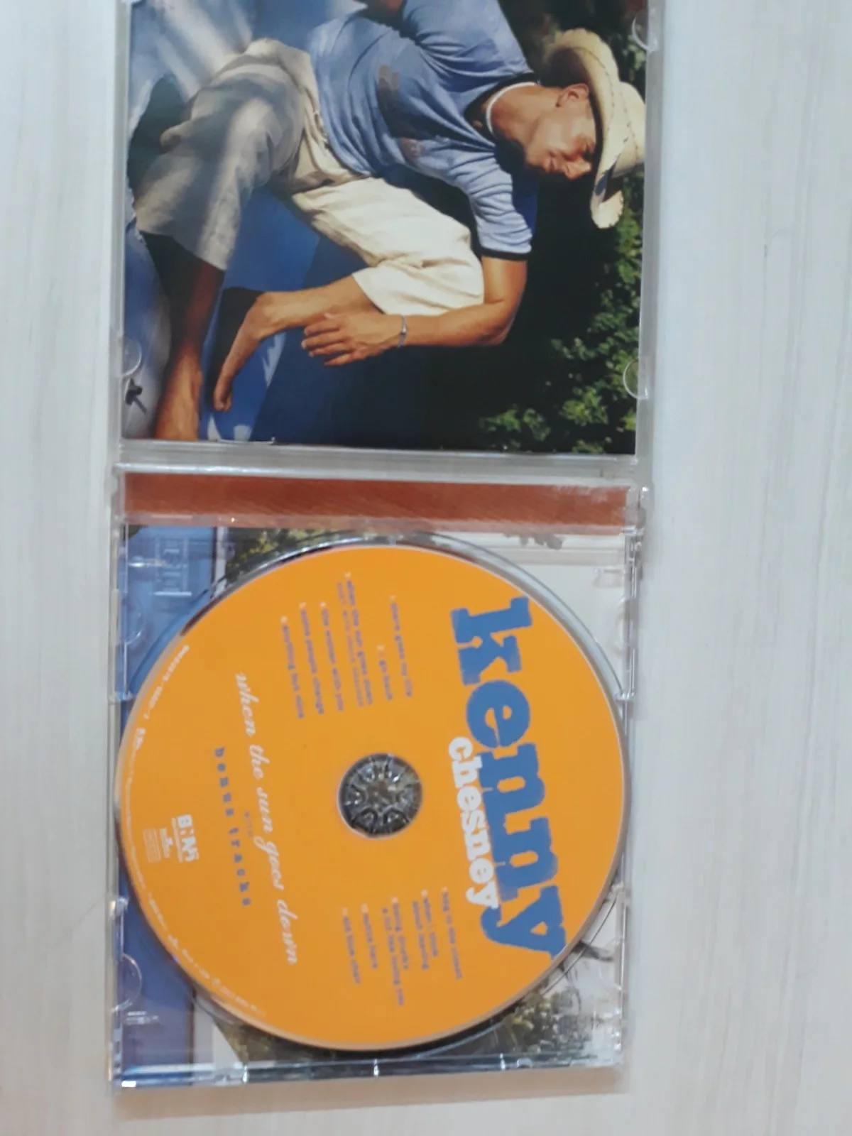 Kenny Chesney — KENNY CHESNEY SIGNED AUTOGRAPH WHEN THE SUN GOES DOWN CD, image 2