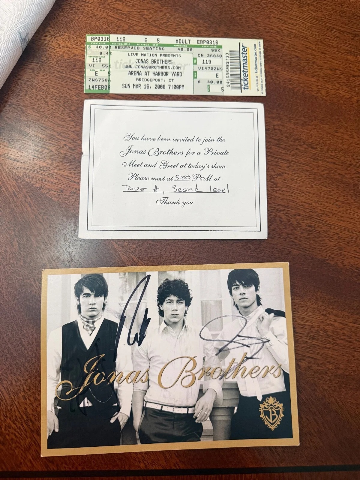 Jonas Brothers — Jonas Brothers signed 7x5 album poster from ‘08 signed in a meet and greet, изображение 4