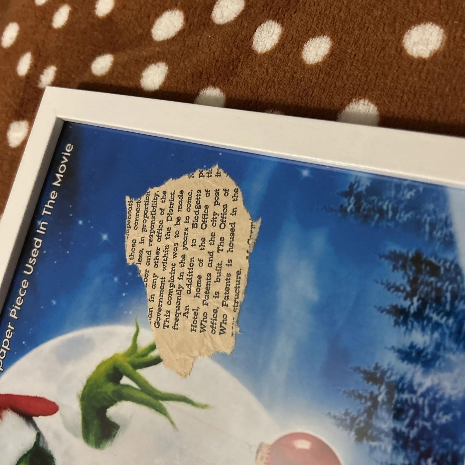 The Grinch Whoville Newspaper Screen Used Movie Prop Film TV COA Rare Jim Carrey, изображение 2