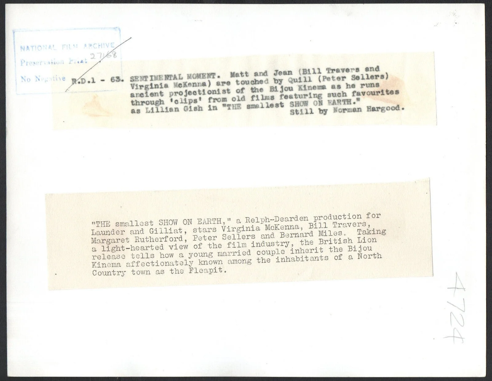 SMALLEST SHOW ON EARTH 1957 Peter Sellers Virginia McKenna Bill Travers 9 STILLS, image 2