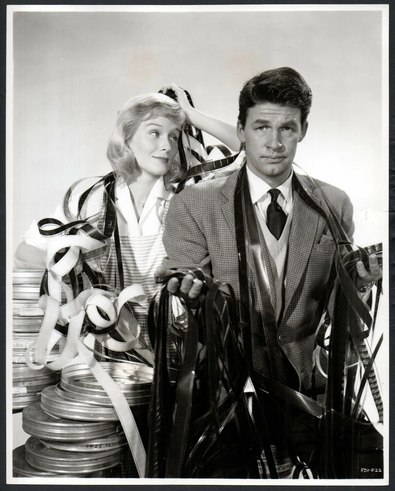 SMALLEST SHOW ON EARTH 1957 Peter Sellers Virginia McKenna Bill Travers 9 STILLS, image 3