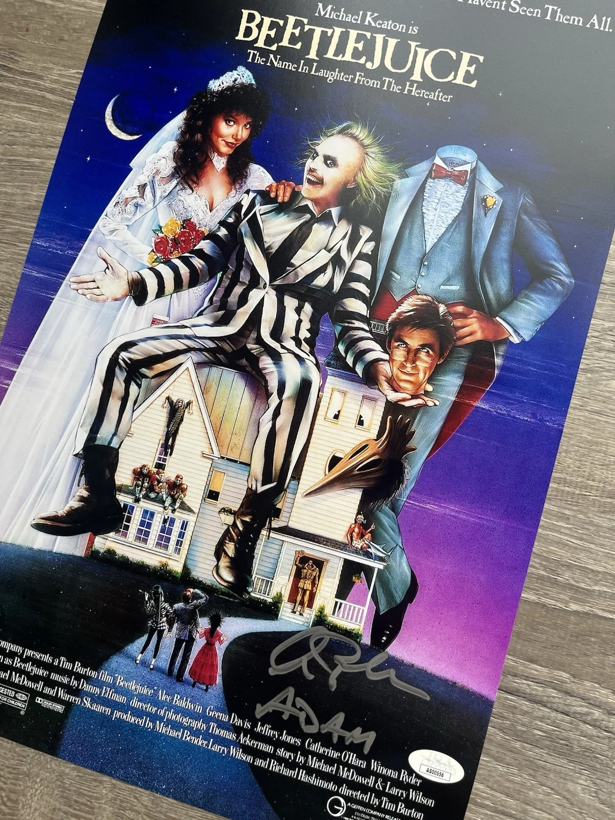 Alec Baldwin — Alec Baldwin Signed Inscribed Beetlejuice 11x17 Photo JSA COA Adam Maitland, изображение 4