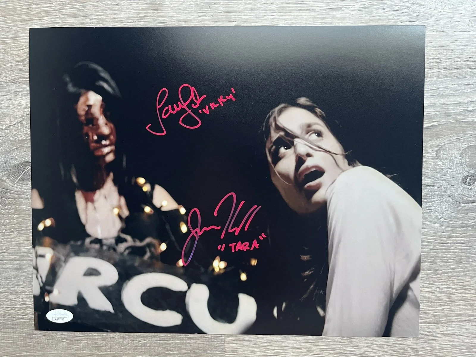 Samantha Scaffidi — Samantha Scaffidi Jenna Kanell Signed Terrifier 11x14 Photo JSA Art The Clown, изображение 2
