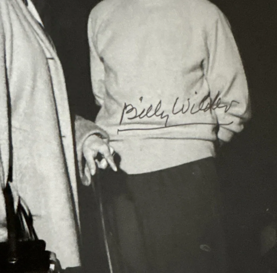 BILLY WILDER SIGNED 8x10 Photo W/WIFE DIRECTOR SOME LIKE IT HOT MARILYN MONROE, изображение 2