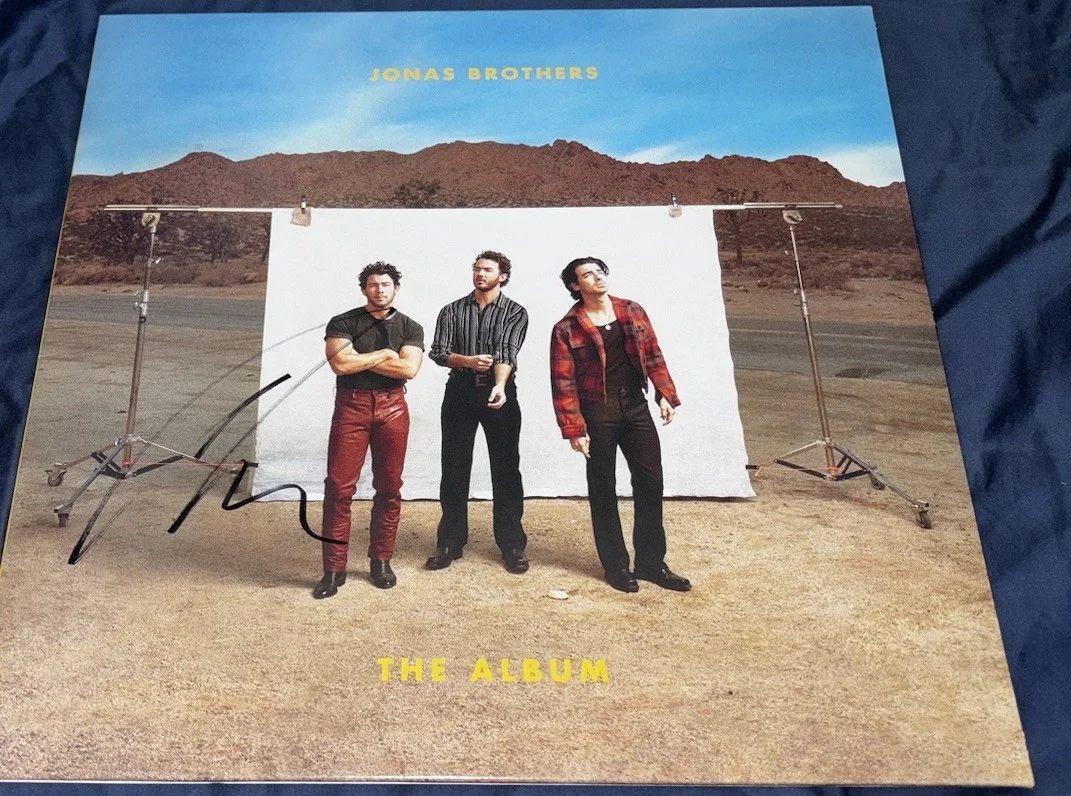 Nick Jonas Signed Vinyl Album The Album, изображение 3
