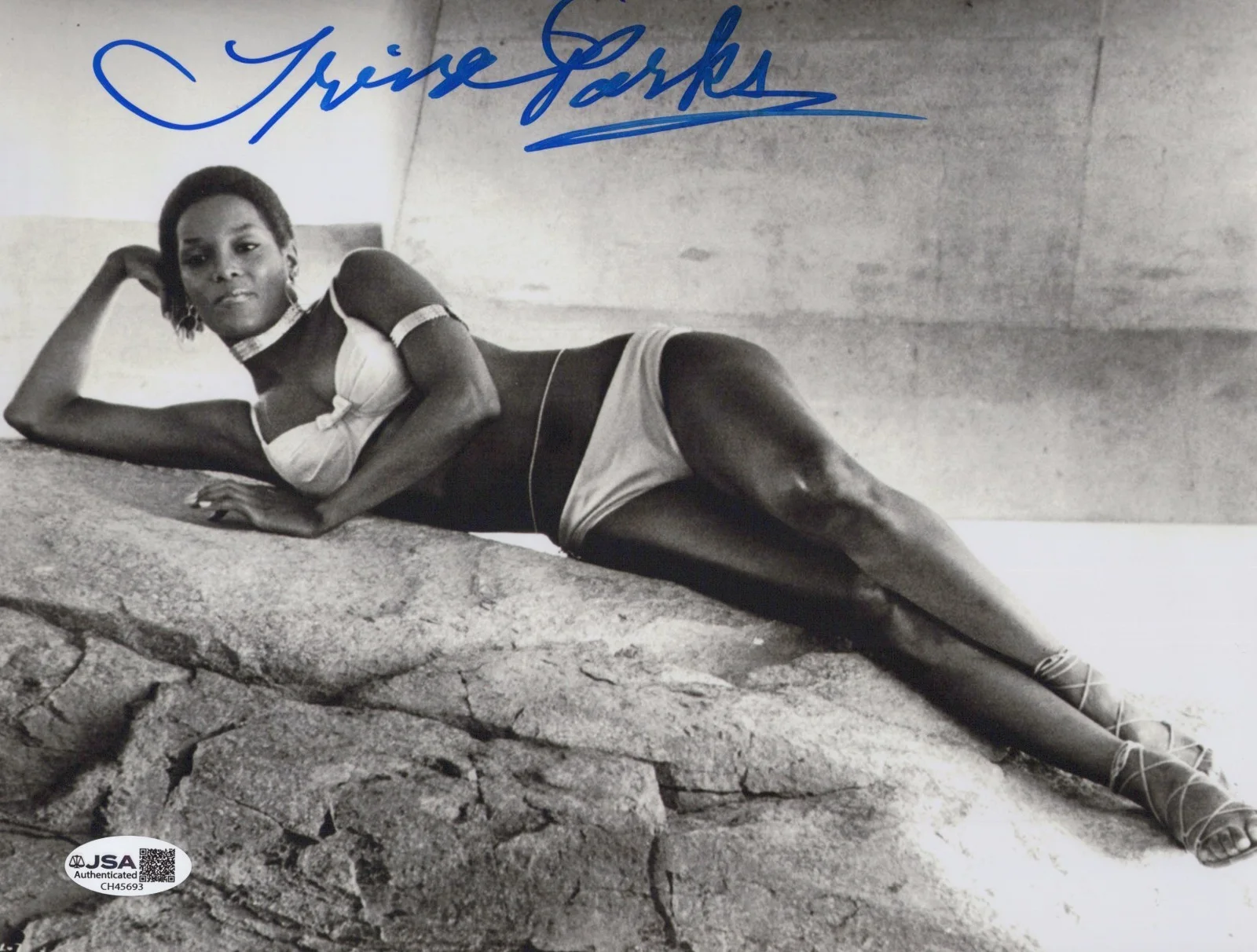 Trina Parks — TRINA PARKS Signed DIAMONDS ARE FOREVER 8x10 Photo BOND 007 Autograph JSA COA