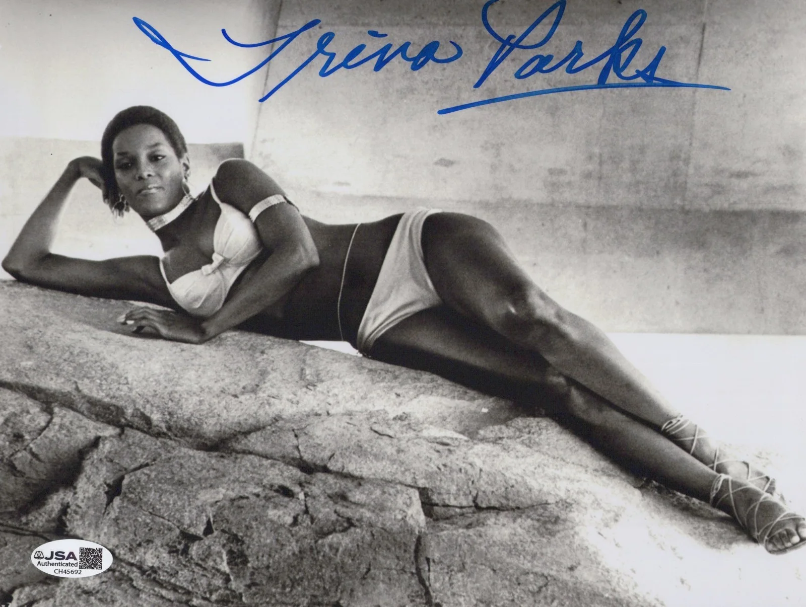 Trina Parks — TRINA PARKS Signed DIAMONDS ARE FOREVER 8x10 Photo BOND 007 Autograph JSA COA