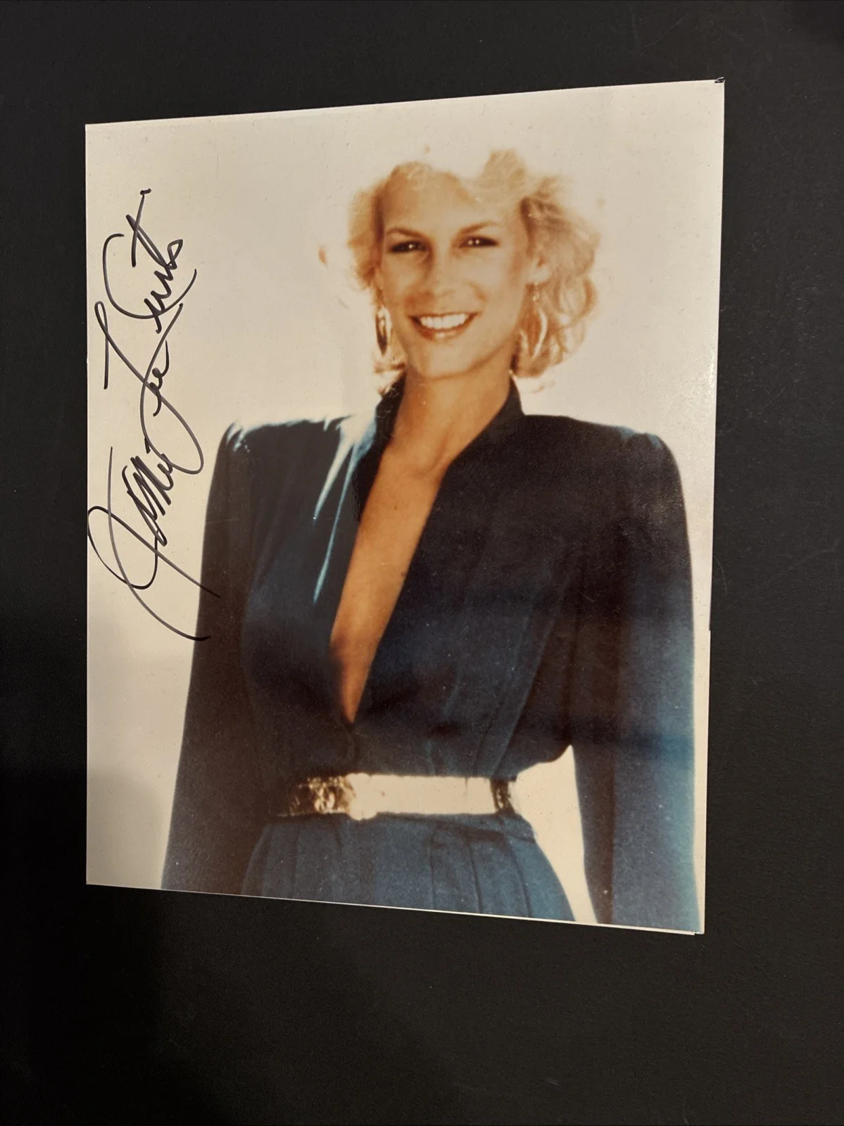 Jamie Lee Curtis — Jamie Lee Curtis Signed Autograph Signature 8x10 Color Glossy Photograph