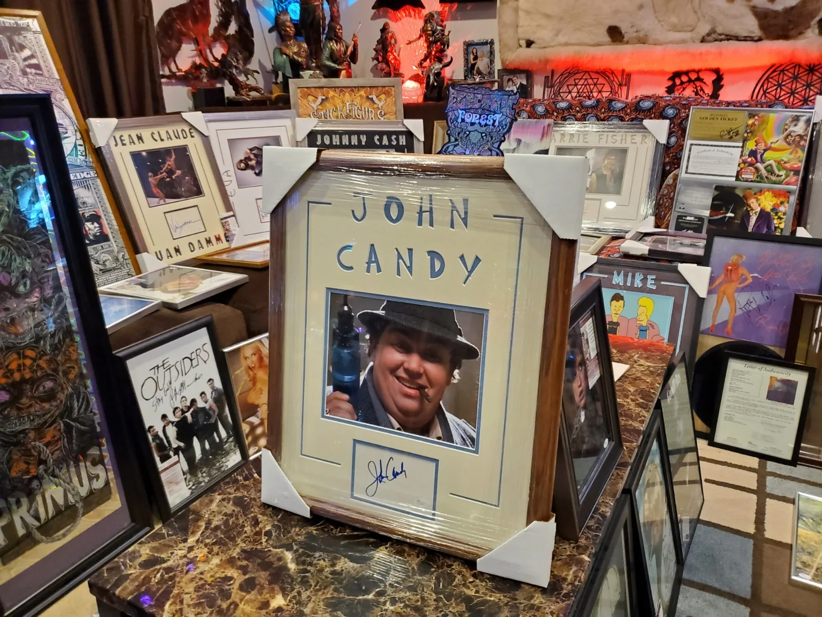 John Candy — JOHN CANDY SIGNED DISPLAY JSA CERT+ L.O.A UNCLE BUCK AUTO SIGNATURE BAS JSA RARE, image 2