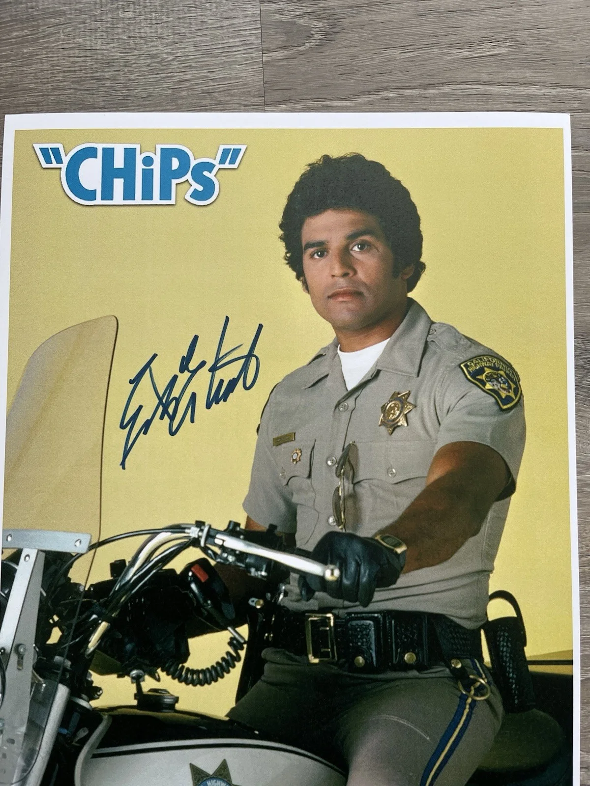 Erik Estrada — Erik Estrada Signed Ponch 11x17 Photo Steel City Con COA Chips, изображение 5