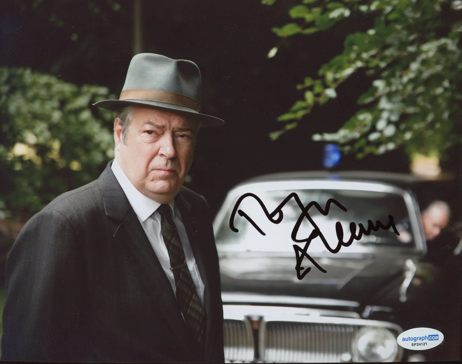 Roger Allam — Roger Allam Signed Autographed ENDEAVOUR FRED THURSDAY 8x10 Photo ACOA, изображение 2