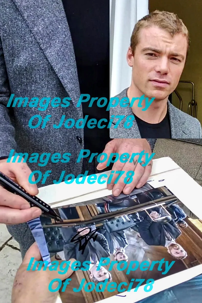 Gabriel Basso — Gabriel Basso Signed Autographed JUROR #2 8x10 Photo EXACT Proof ACOA, изображение 3