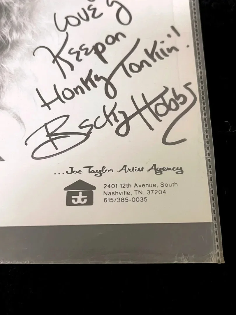 BECKY HOBBS: Hand Signed Celebrity Photo 8 x 10, изображение 3