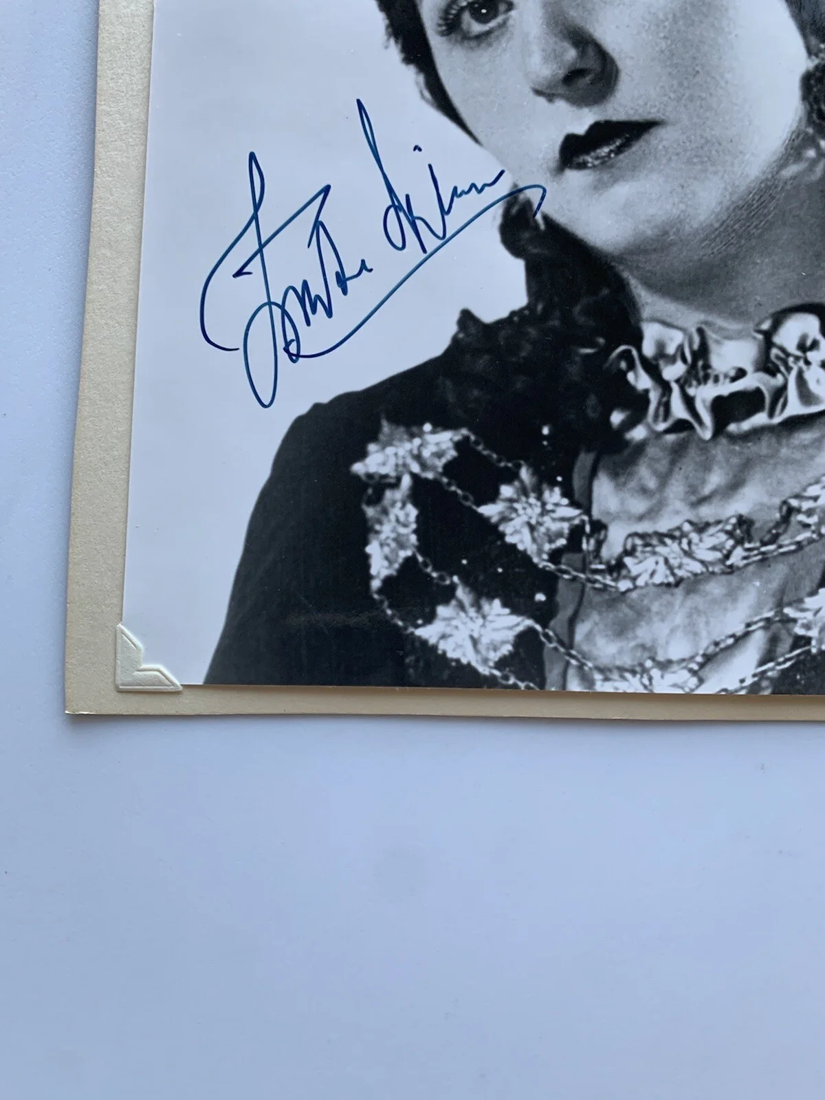 The Metropolitan Opera Zinka Milanov Opera Soprano Signed B&W Photograph, изображение 2
