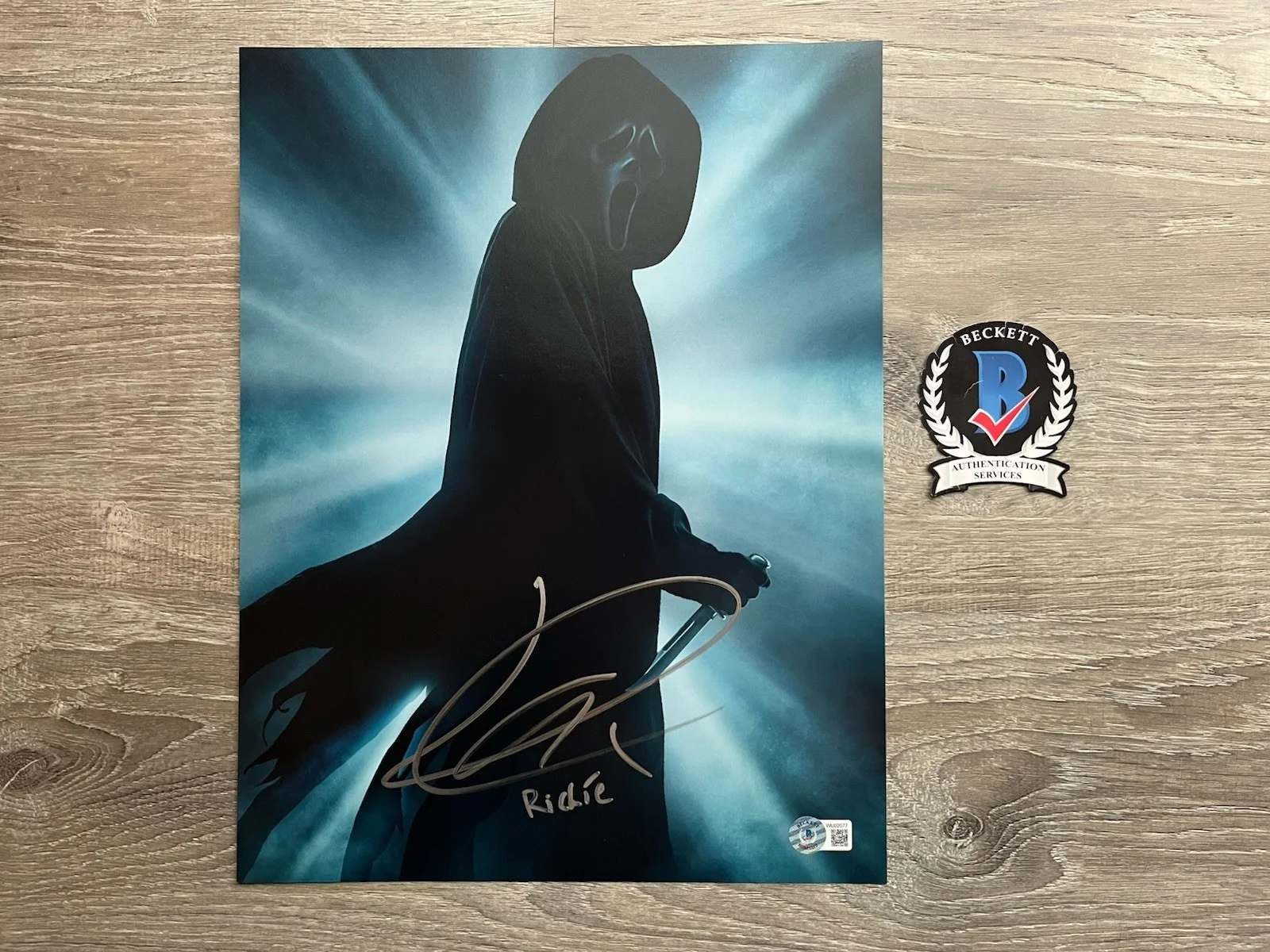 Jack Quaid — Jack Quaid Signed Ghostface 11x14 Photo Beckett COA SCREAM Richie Horror